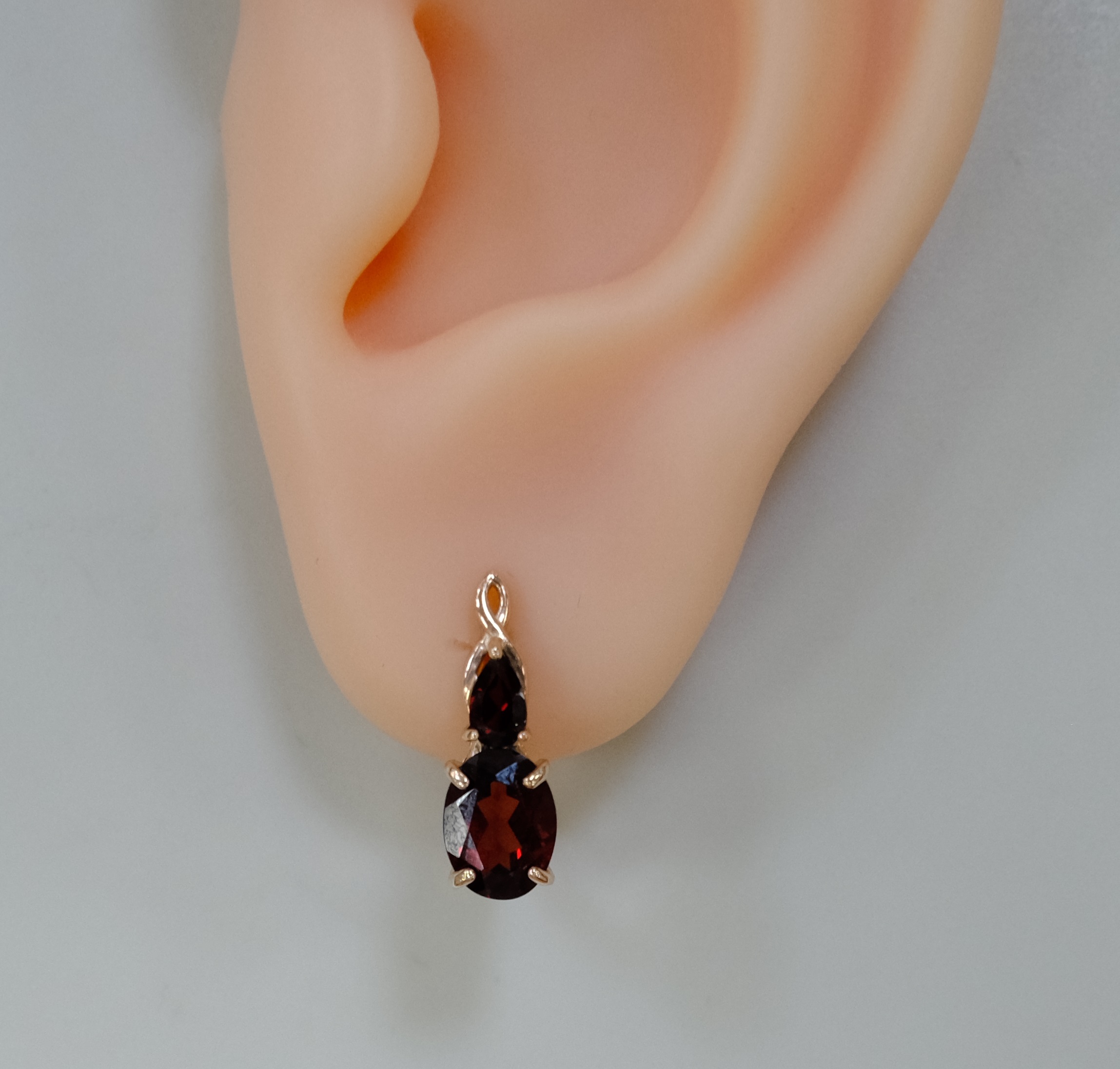 Серебряные серьги с гранатами